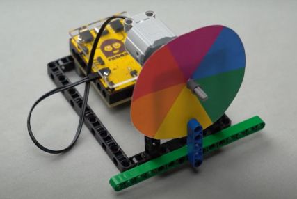 A Spin wheel bot made using Roboki, a colour wheel, a DC Motor and building bricks.This is a great beginner robotic project for electronic and robotic enthusiasts.