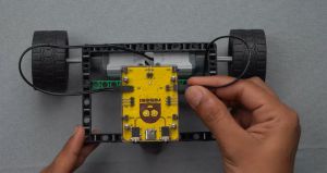 Robot cars Motors connected to roboki.jpg